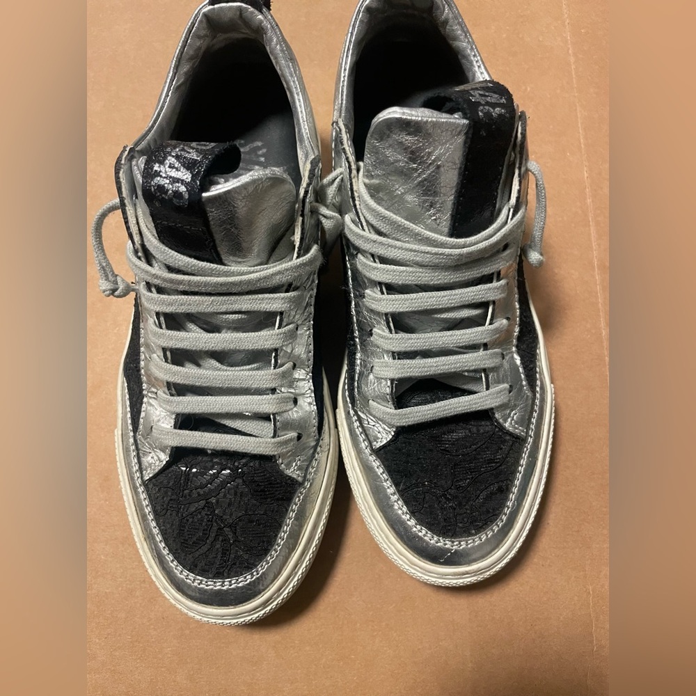 P448 Black and Silver Metalic Sneakers
